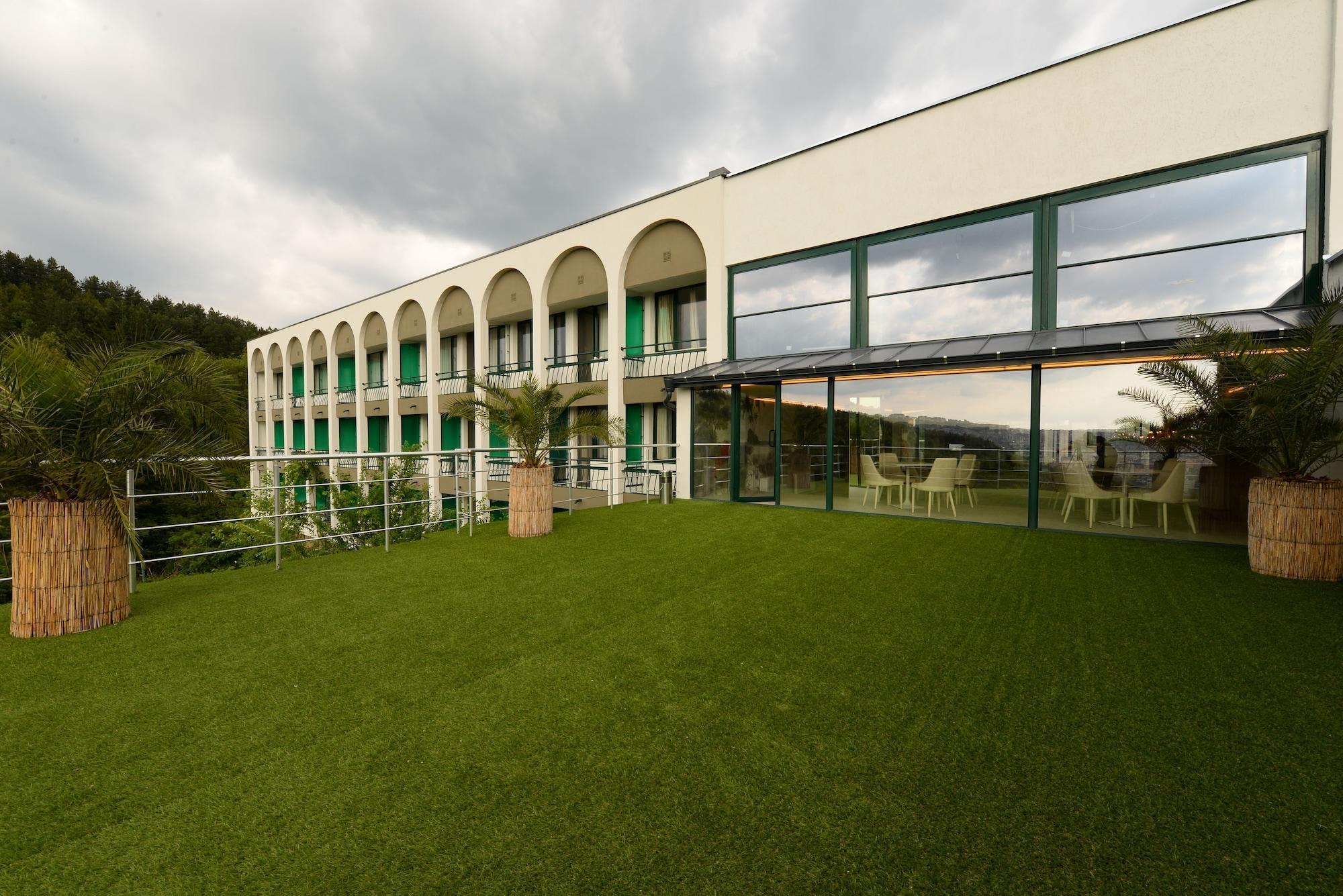 Park Hotel Raya Garden - Free Parking Veliko Tarnovo Luaran gambar