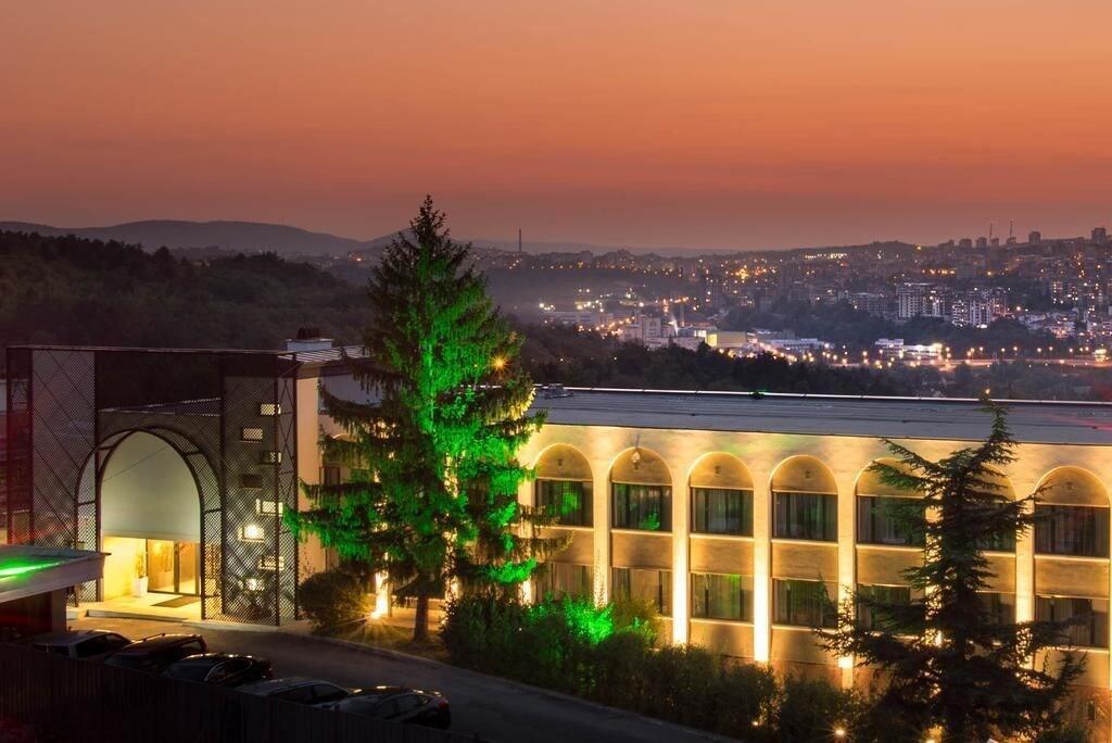 Park Hotel Raya Garden - Free Parking Veliko Tarnovo Luaran gambar