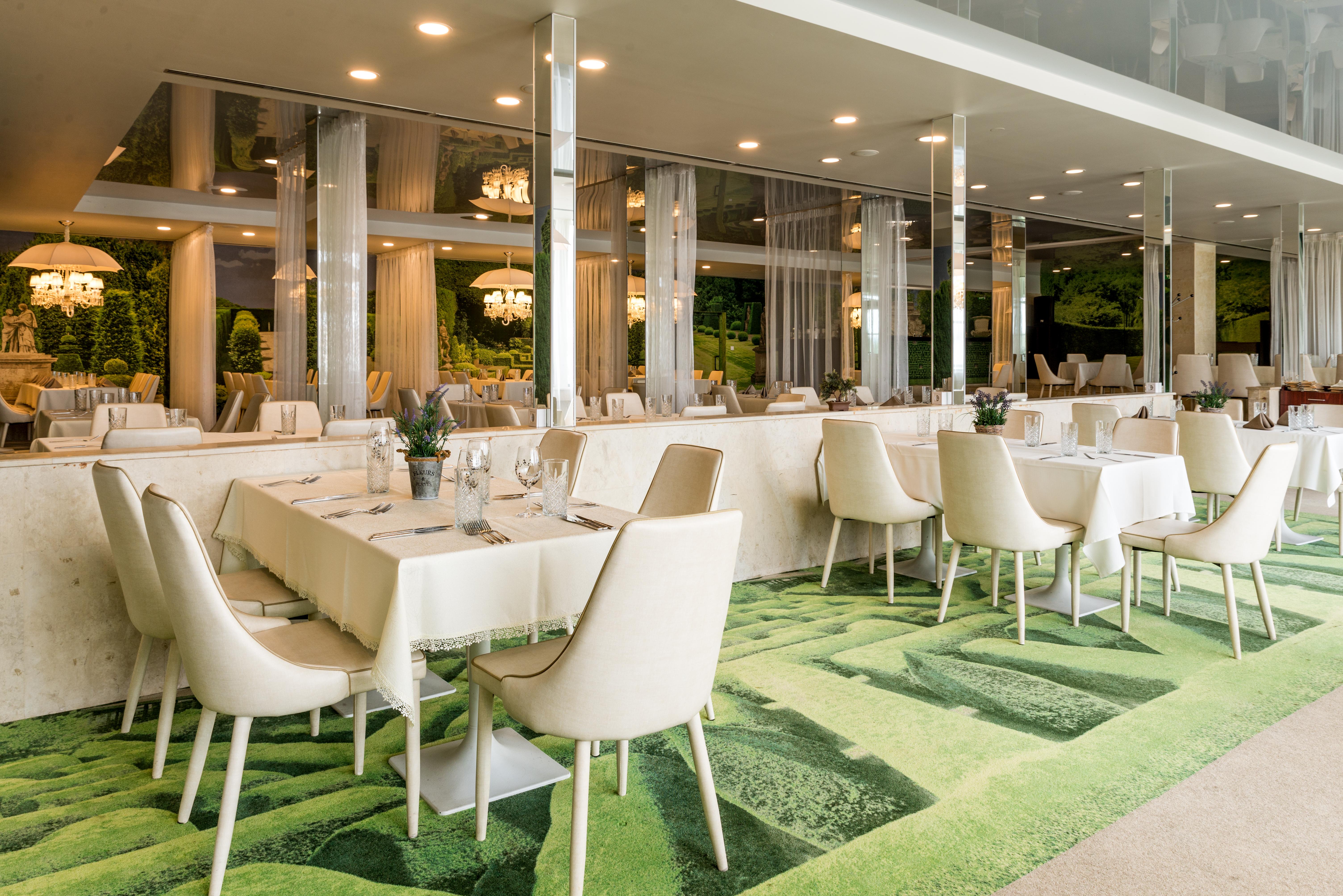 Park Hotel Raya Garden - Free Parking Veliko Tarnovo Luaran gambar