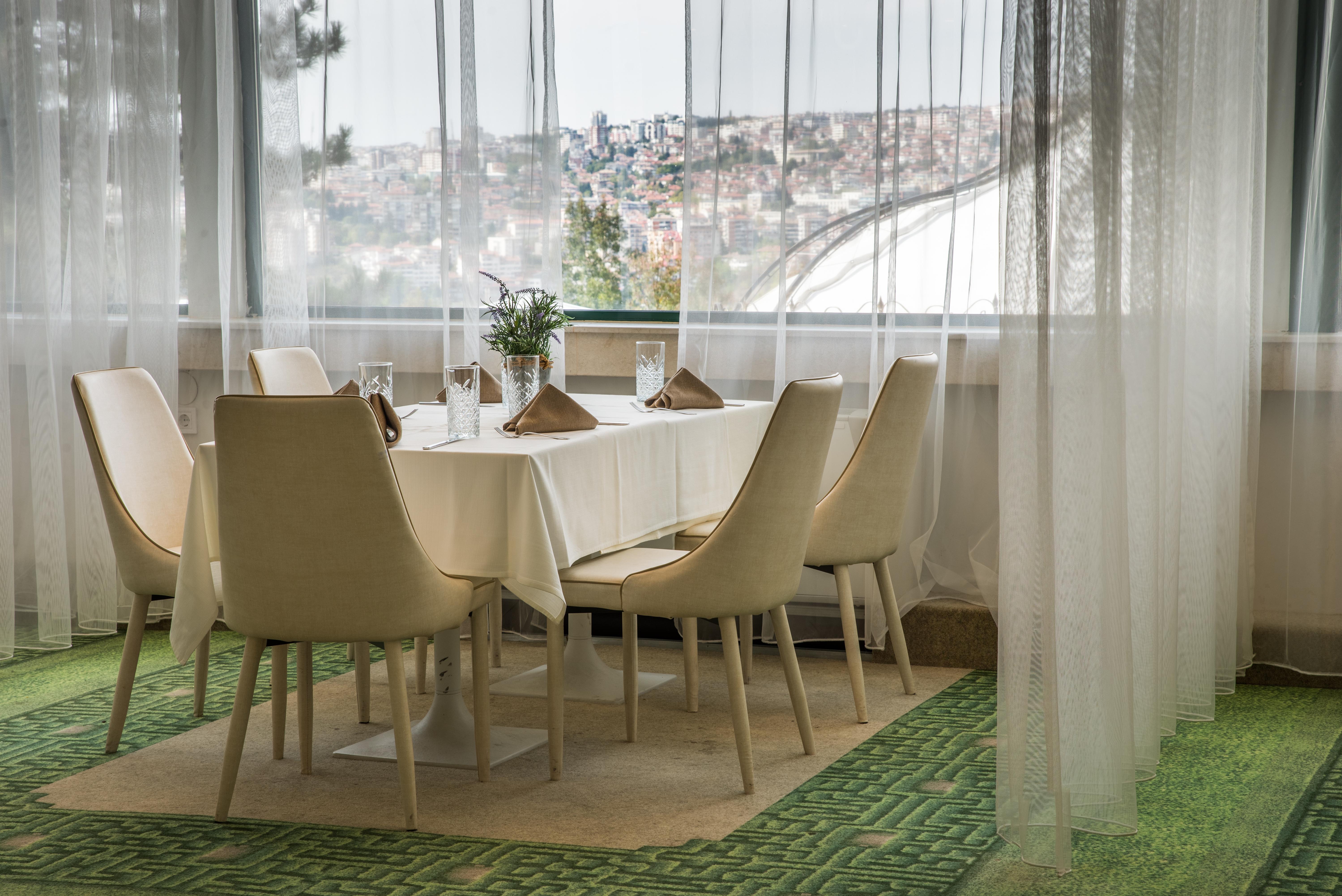 Park Hotel Raya Garden - Free Parking Veliko Tarnovo Luaran gambar
