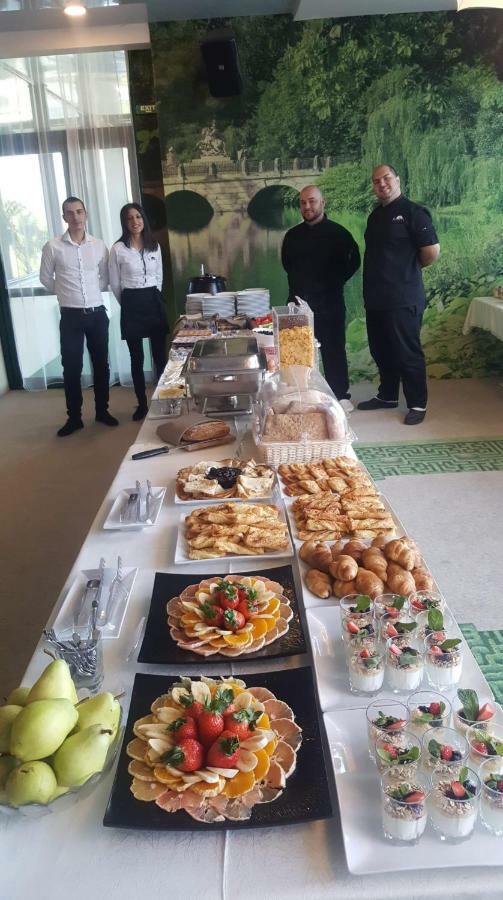 Park Hotel Raya Garden - Free Parking Veliko Tarnovo Luaran gambar