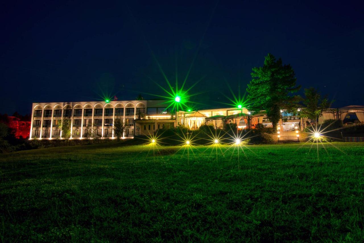 Park Hotel Raya Garden - Free Parking Veliko Tarnovo Luaran gambar
